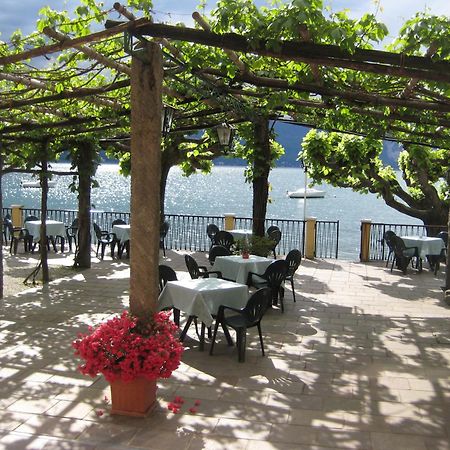 Albergo Riva Reno Di Leggiuno Exteriör bild