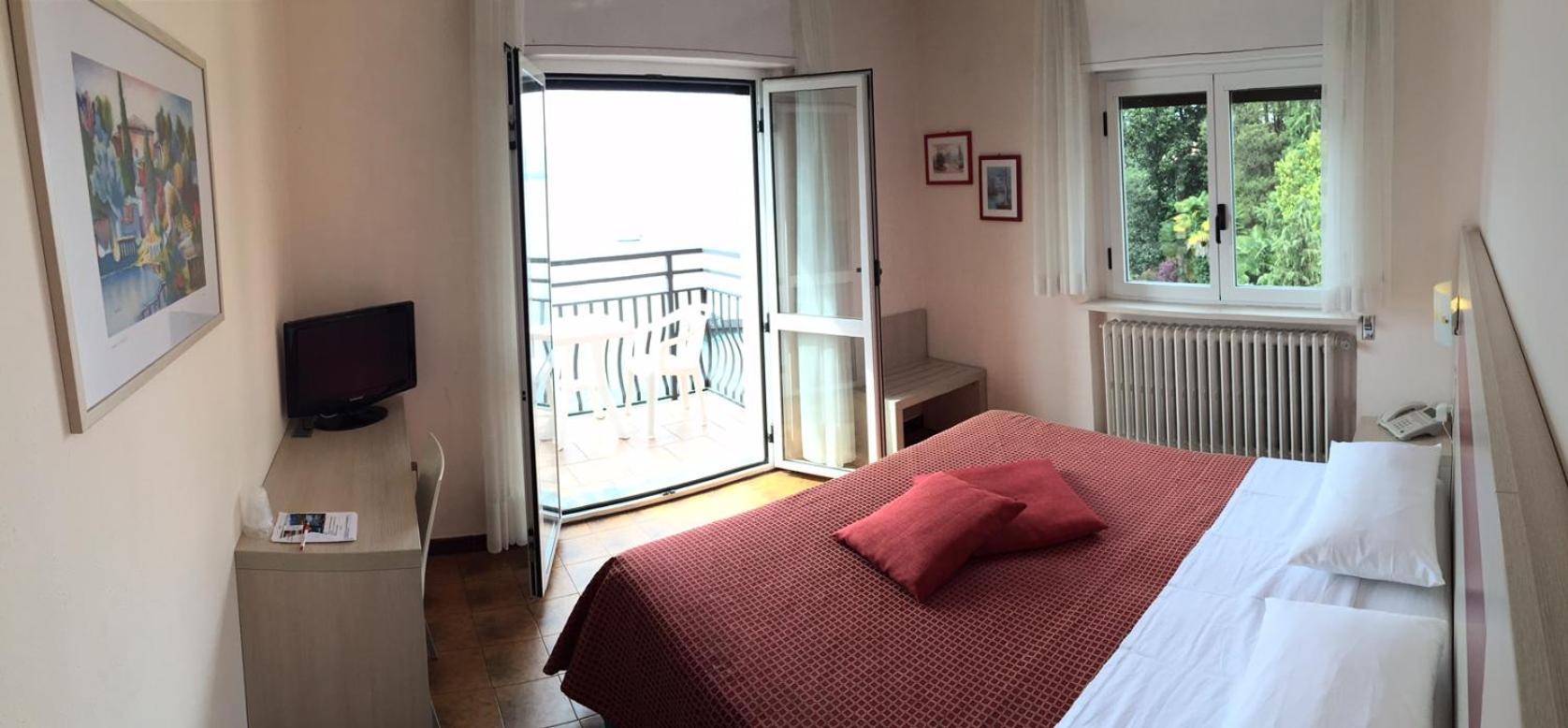 Albergo Riva Reno Di Leggiuno Rum bild