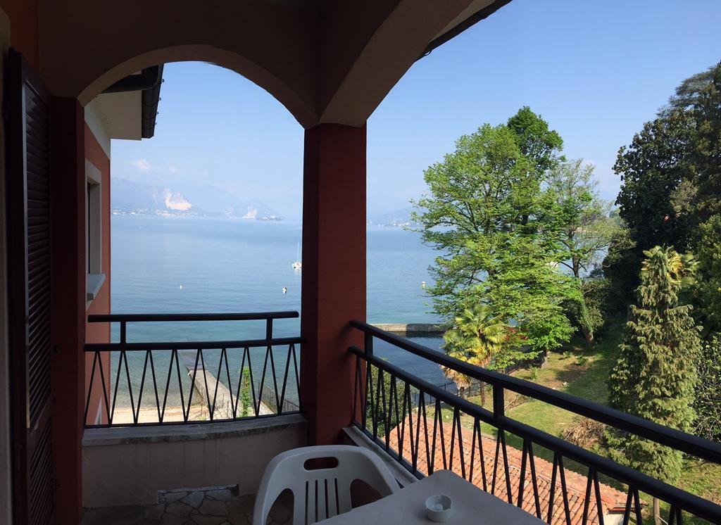 Albergo Riva Reno Di Leggiuno Exteriör bild