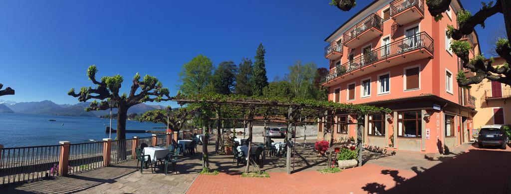 Albergo Riva Reno Di Leggiuno Exteriör bild