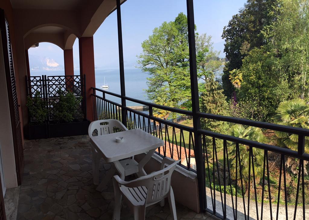 Albergo Riva Reno Di Leggiuno Exteriör bild